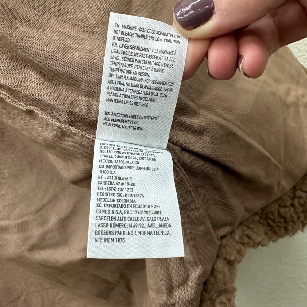 American Eagle Sherpa Button Up Shacket Shirt w Pockets Warm Winter Womans Small - Picture 6 of 10